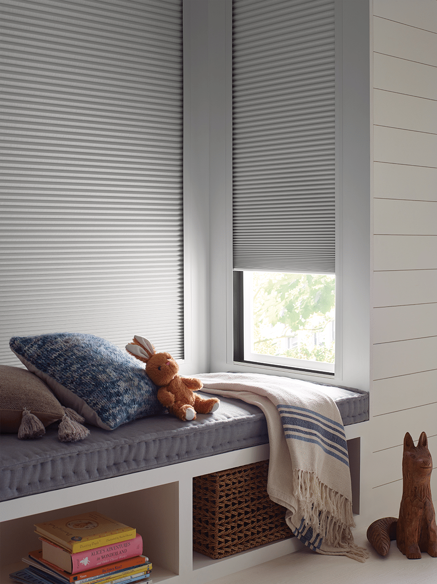 Blackout cellular shades providing energy efficiency and light blocking control